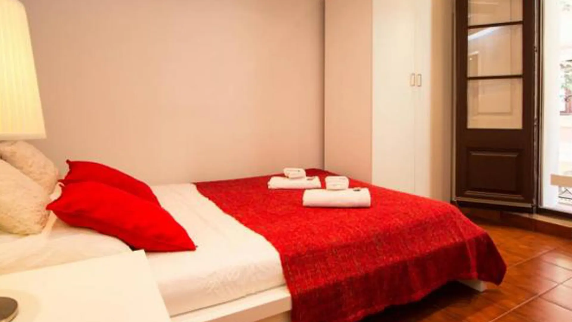 Apartamentos Hypestay Barcelona 0*,
