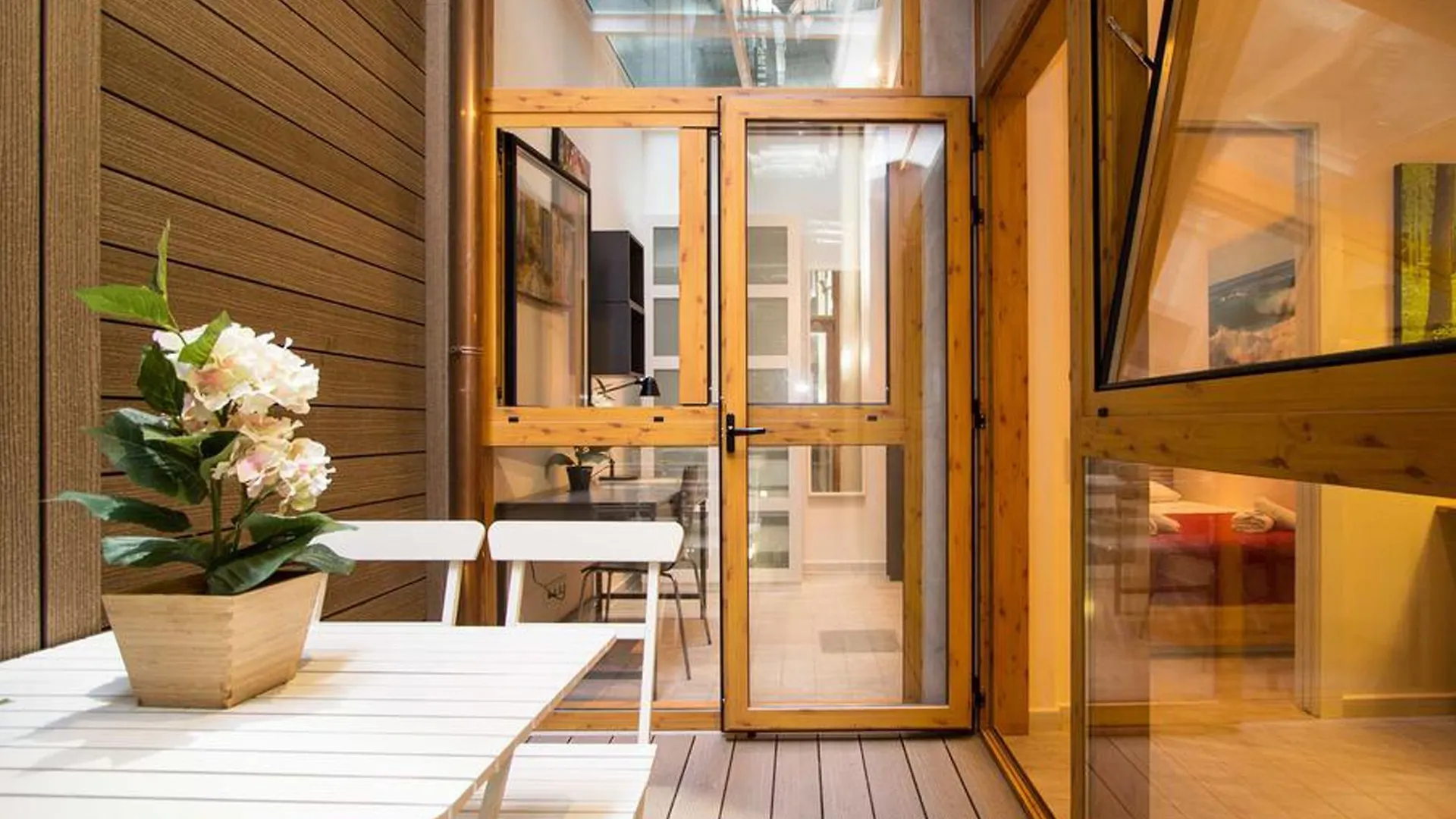 Apartamentos Hypestay Barcelona 0*,