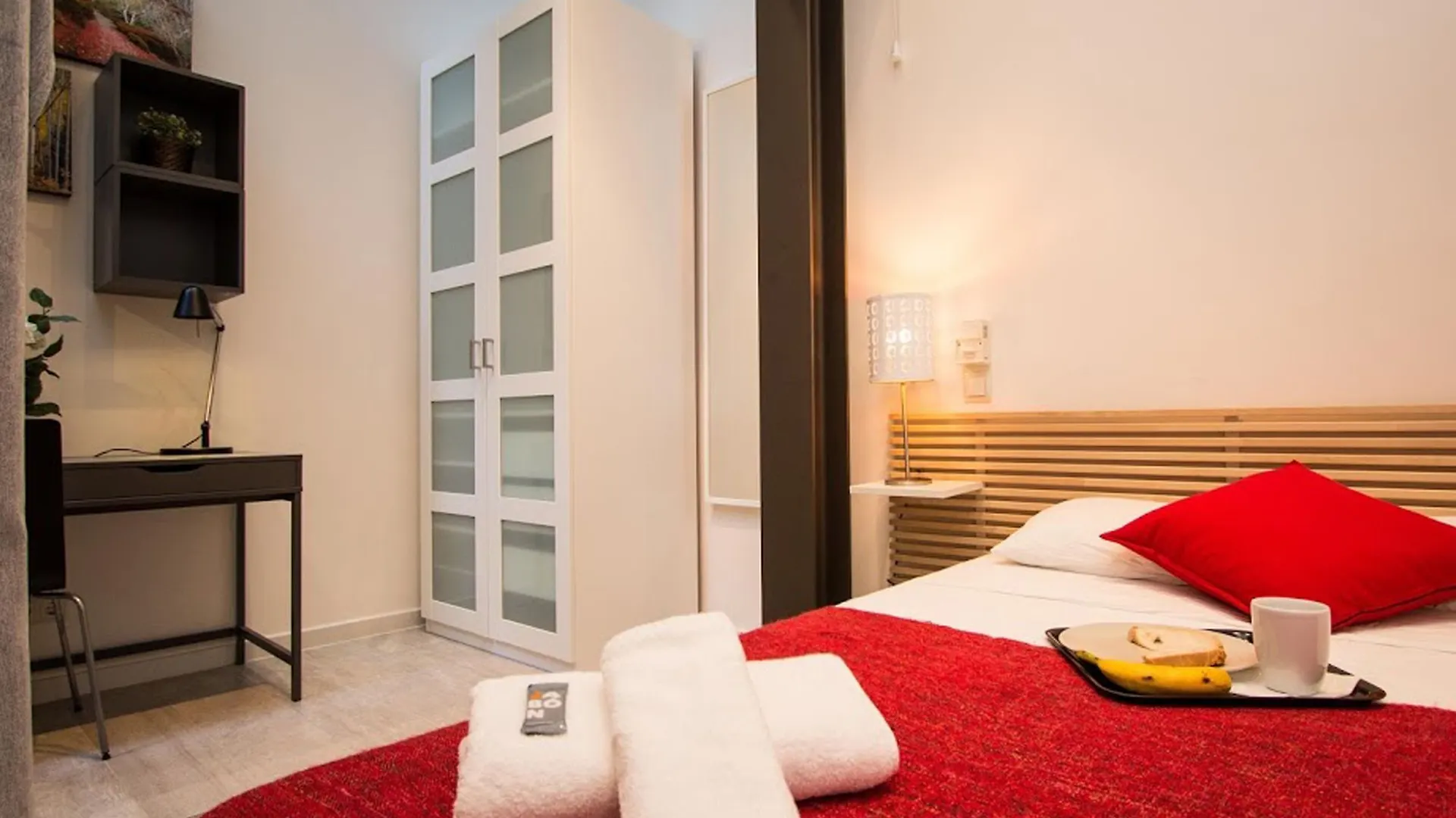 Apartamentos Hypestay 바르셀로나 0*,  스페인
