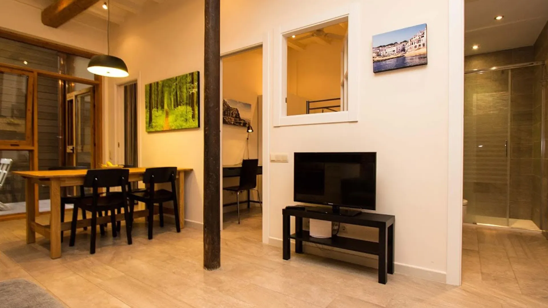 Apartamentos Hypestay 바르셀로나 0*,